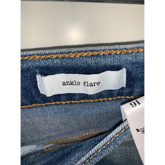 NWT Jessica Simpson Women's Ankle Flare Jeans Blue Size 16 Light Wash - Picture 4 of 7